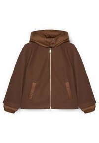 Jachetă marron cu fermoar, cu glugă căptușită, manșete elastice și buzunare înclinate, combinând texturi din lână și stofă matlasată.