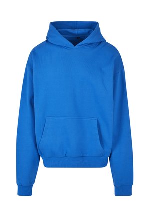 Zila kokvilnas džemperis ar kapuci, kas aprīkots ar plašu priekšējo kabatu, ribainām aprocēm un auklu kapucē. Gluda tekstūra un brīvs piegriezums.