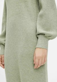 Object OBJMALENA L/S NOOS - Stickad klänning - seagrass