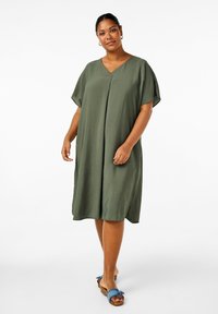 Zizzi MIT V-AUSSCHNITT - Vapaa-ajan mekko - thyme