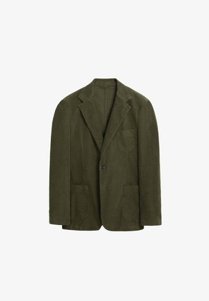 Blazer de pana verde oliva con solapa con muesca, cierre de un solo botón y dos bolsillos delanteros tipo parche. Textura suave, forma ajustada.