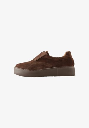 Next, REGULAR FIT - FOREVER COMFORT® SLIM WEDGE TRAINERS - Slipper - chocolate brown