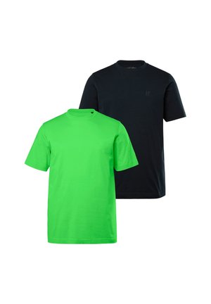 Twee korte mouwen t-shirts: één levendig groen en één donker marineblauw. Beide gemaakt van zacht katoen, met een ronde hals en zonder zichtbare patronen.