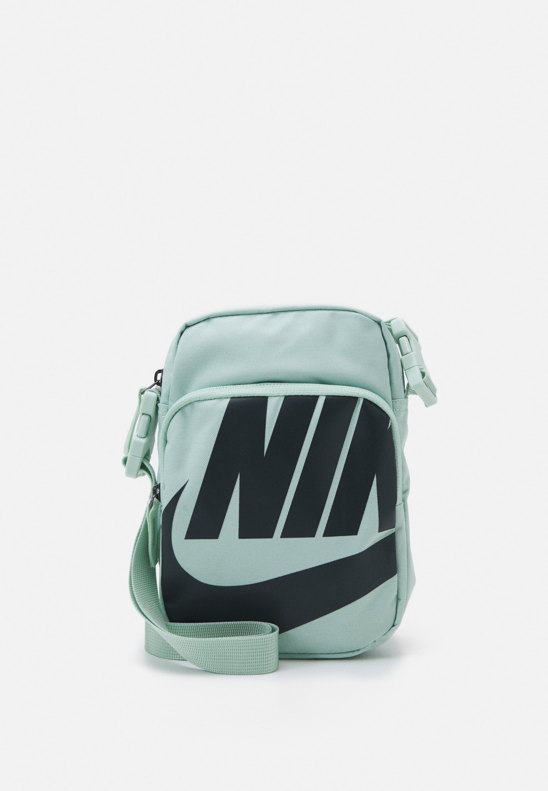 nike heritage smit 2.0