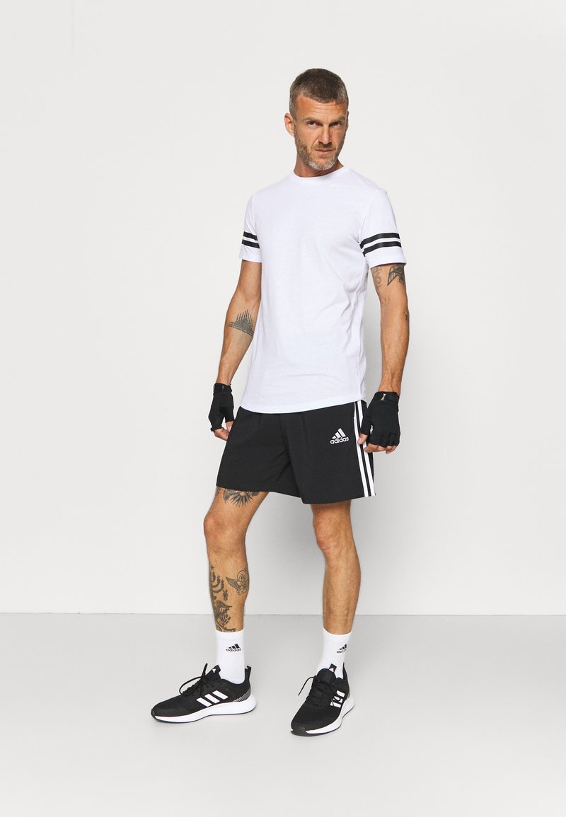 Jack & Jones Performance - JCOZDOUBLE STRIPE TEE 2 PACK - T-Shirt print - black/white, Vergrößern