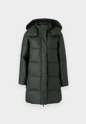 Steppmantel in Dunkelgrün mit abnehmbarem Kapuzen, gestepptem Muster, Reißverschluss und Druckknöpfen am Kragen und an den Taschen.