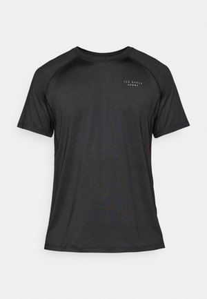 Μαύρο αθλητικό T-shirt φτιαγμένο από απαλό, ελαφρύ υλικό. Διαθέτει ράγλες μανίκια και ένα μικρό λογότυπο σε λευκό χρώμα μπροστά.