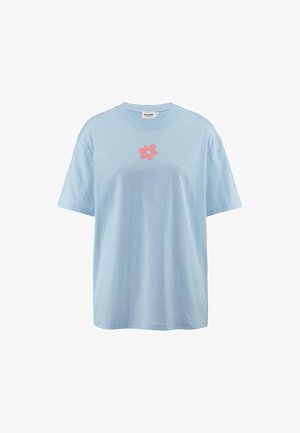 Hellblauses Kurzarm-T-Shirt aus Baumwolle mit einem pinken Blumenmotiv in der Mitte. Rundhals und lockere Passform.