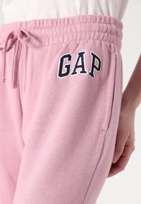 Gap Tall HERITAGE BOOT - Spodnji deli trenirk - lilas pink