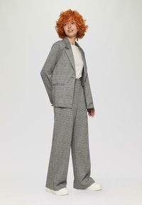 QS Broek - grau