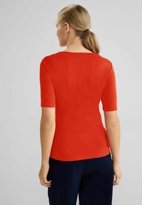 Street One MIT V-AUSSCHNITT - T-shirt basic - orange