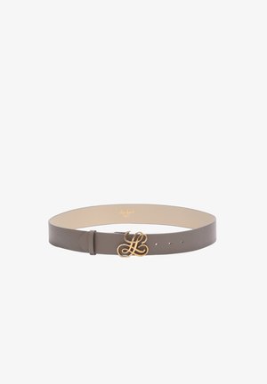 Ceinture en cuir taupe avec une boucle décorative dorée présentant un élégant motif double entrelacé "L" et trois trous d’ajustement.