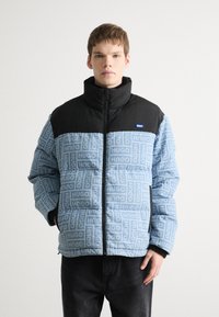 HUGO BYRES - Ziemas jaka - navy