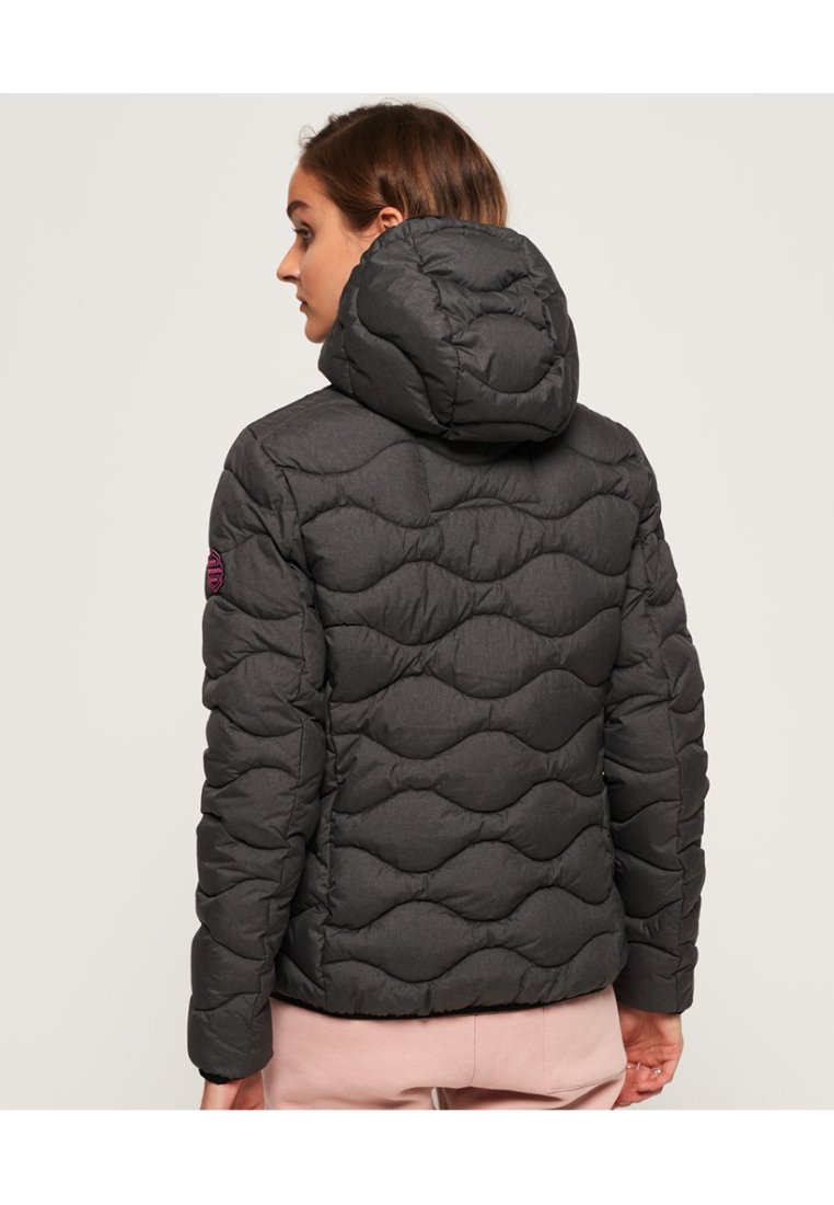 outfit with oversized denim jacket