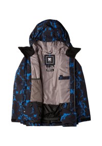 Svart jacka med mönster av blå blixtar, yttre material i nylon, isolerad grå foder, justerbar huva och fickor på insidan.