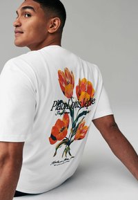 Next NATURE GRAPHIC - Triko s potiskem - white multi floral