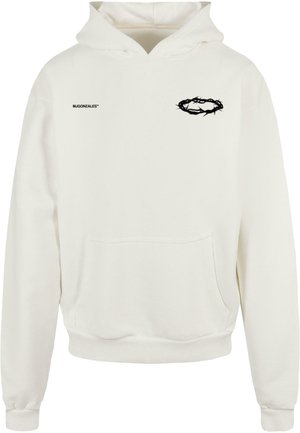 Hvid hættetrøje med en frontlomme, der har et sort tornkrone-logo på brystet og diskret branding på ærmet. Blødt stof, klassisk design.