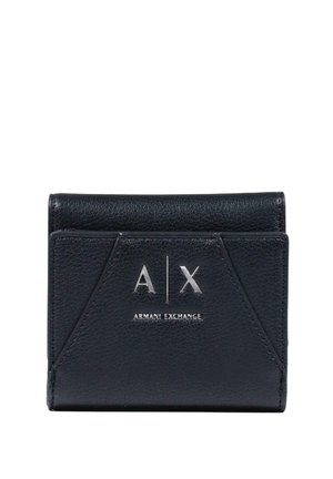 Czarny skórzany portfel Armani Exchange z srebrnymi literami logo A | X oraz nazwą marki z przodu, prostokątny kształt z teksturowanym wykończeniem.