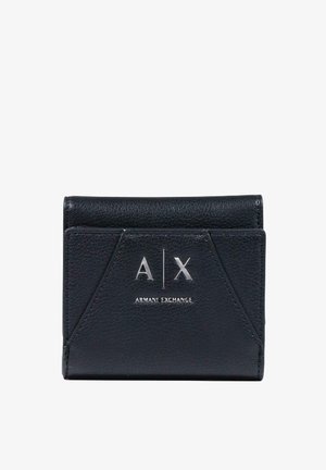Czarny skórzany portfel Armani Exchange z srebrnymi literami logo A | X oraz nazwą marki z przodu, prostokątny kształt z teksturowanym wykończeniem.