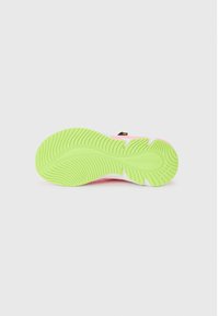 Skechers Performance ELITE TEMPO UNISEX - Baskets basses - neon pink