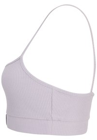 Ljus lila ribbad bralette med en axelrem, elastiskt band och en sömlös design som har en mjuk textur och enkel sömnad.