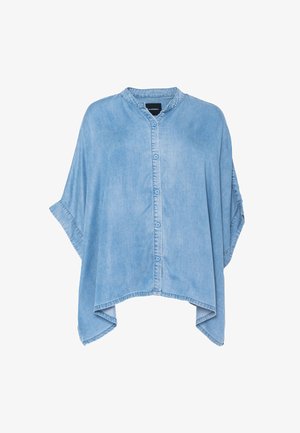 Lyseblå denim kortermet skjorte med knapper, mandarin-krage og asymmetrisk nederkant.