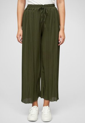 Cloud 5ive SOMMER MIT WEITEM BEINSCHNITT - Trousers - military green