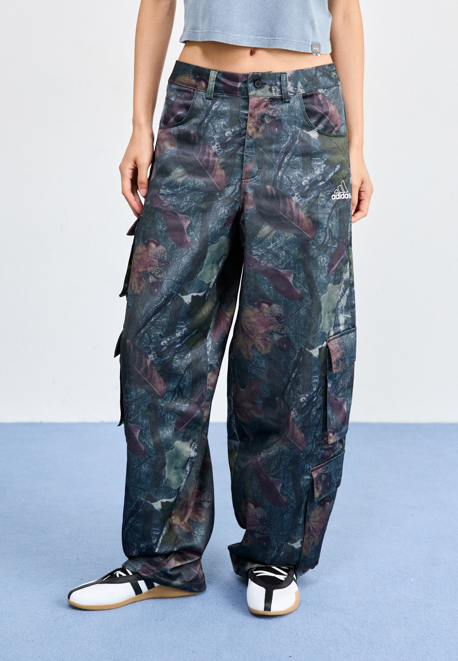 adidas Originals PANTS Pantalones cargo black/white/negro