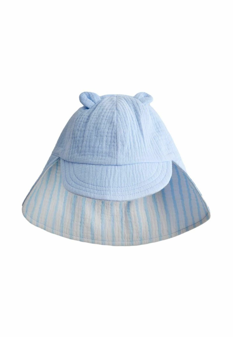 Chapeau de soleil pour bébé bleu clair avec petites oreilles en tissu et large bavette rayée pour la protection solaire.