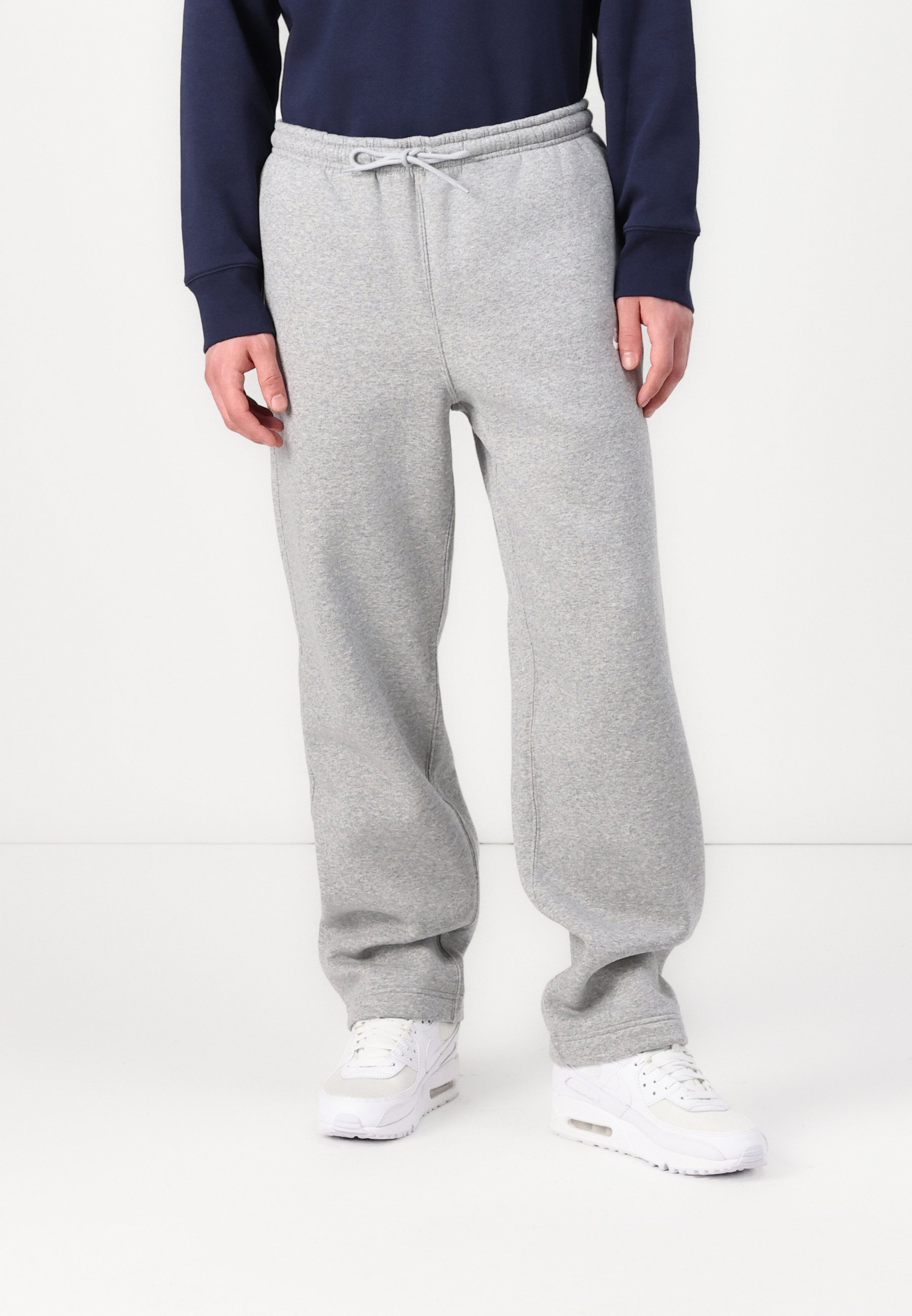 nike club casual fit cuffed sweatpants in gray