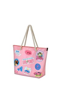 Bolso tote rosa con asas de cuerda, que presenta varias pegatinas e impresiones, incluyendo "PODER FEMENINO", acentos coloridos y diseños juguetones.