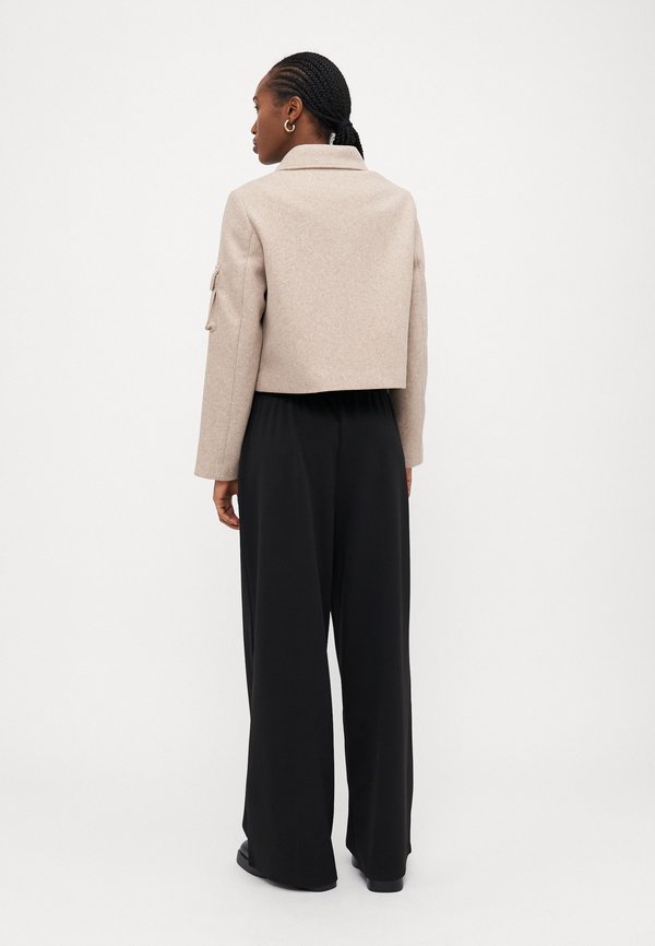 ONLNANCY LIFE SHORT ZIP JACKET - Summer jacket3