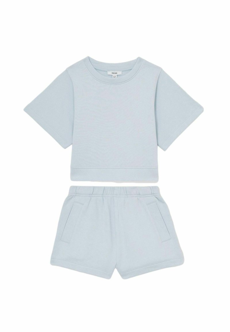 Himmelsblaues Baumwoll-Zweiteiler-Set bestehend aus einem kurzen T-Shirt mit kurzen Ärmeln und passenden Shorts mit Seitentaschen und elastischem Bund.