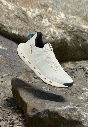 Columbia TERRASTRIDE ARO - Turistické topánky - sea salt/shasta