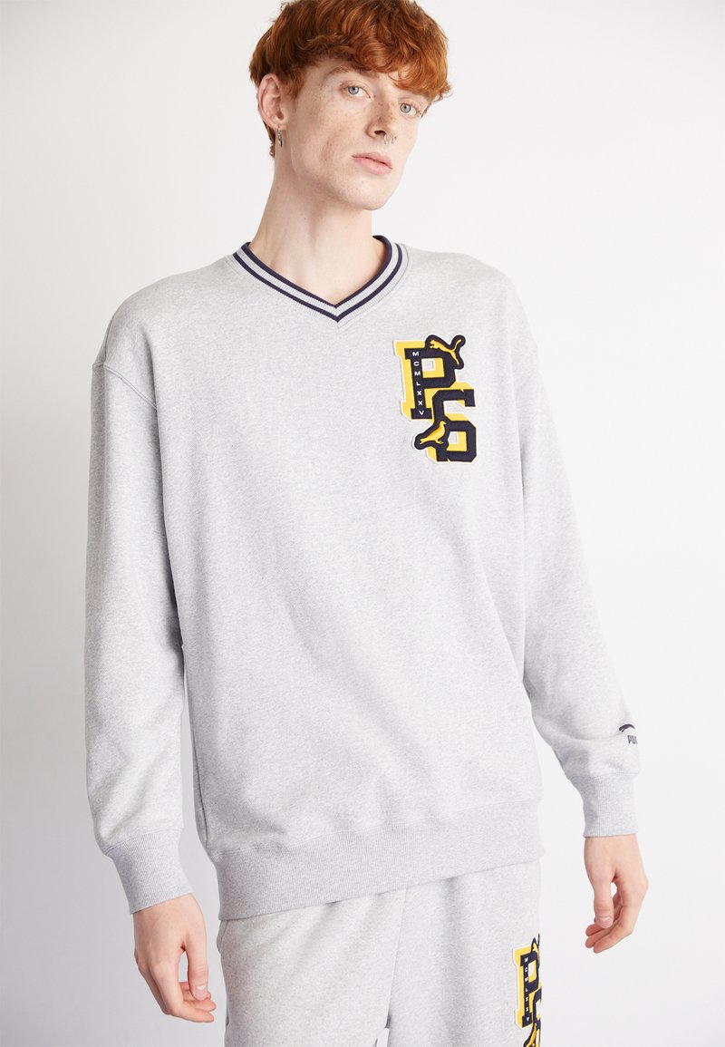 Puma STAPLE V NECK CREW - Mikina - light gray heather