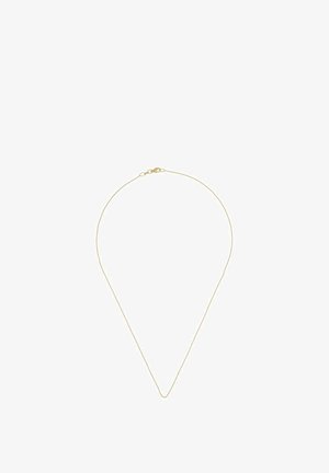 Delicata sottile collana a catena d'oro con una piccola chiusura, esposta su sfondo bianco.