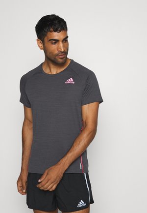 ADI RUNNER TEE - Print T-shirt - dark grey solar grey