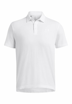 Polo blanco de algodón suave con cuello clásico, tapeta de tres botones y un logo sutil en el pecho izquierdo.