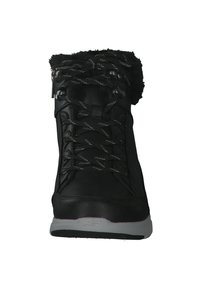 Stivale in pelle nera alla caviglia con collo in faux fur, lacci texture e suola in gomma bianca. Dotato di cerniera laterale per una facile calzata.