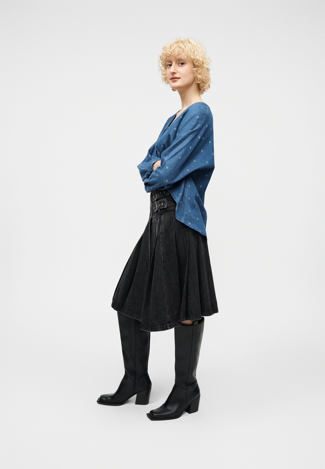 ONLNOVA AZURE SHORT KNOT SHIRT