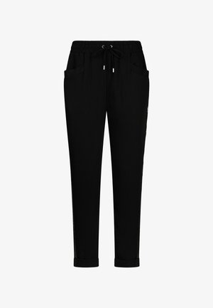 Pantaloni neri con gamba a sigaretta, vita elastica, coulisse, risvolti arrotolati e tasche laterali anteriori.