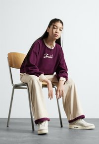 Jordan ENCHANTMENT COZY CREW - Flīsa džemperis - bordeaux