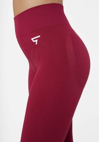 SQUATPROOF NO SURRENDER SEAMLESS - Pajkice - wine
