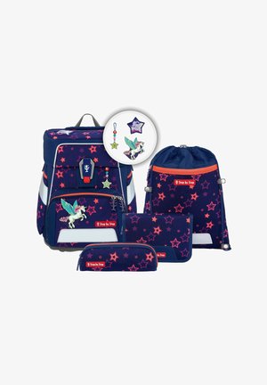 Set di materiali scolastici composto da uno zaino blu scuro, un astuccio, una borsa con cordoncino e un portafoglio, caratterizzati da motivi a stelle rosa e dettagli di unicorno.