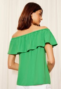 Friends Like These AIRFLOW RUFFLE LOOK BARDOT - REGULAR FIT - Pusero - green