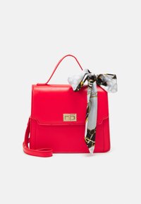 Unselected, fiery red detail/black
