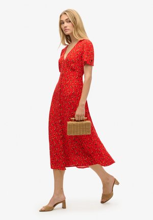 Superdry & Co PRINTED BUTTON-UP SHORT SLEEVE MIDI TEA - Skjortekjole - rosy ditsy red