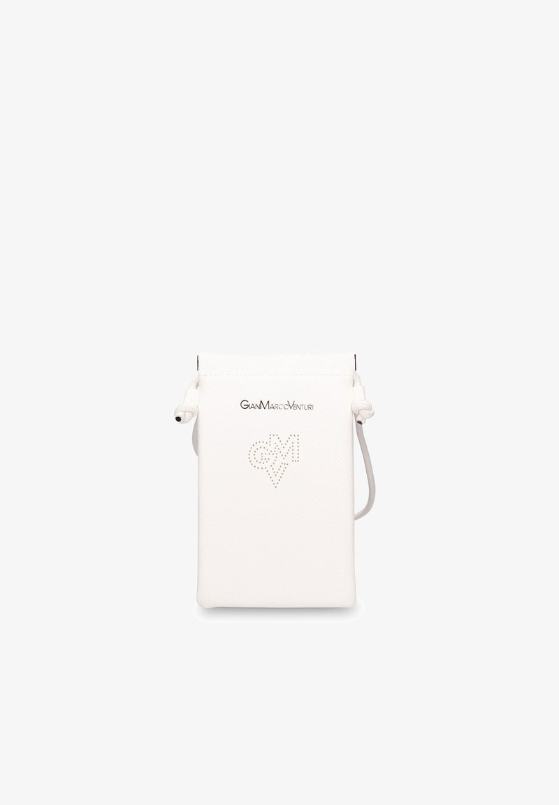 Pochette en cuir blanc avec cordon de serrage, arborant le logo GianMarco Venturi et un design en forme de cœur GMV perforé sur le devant.