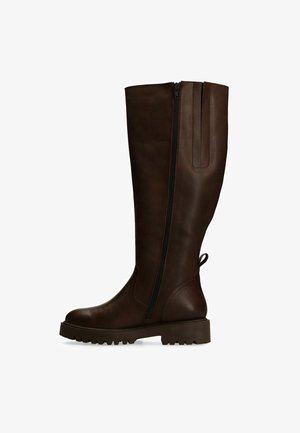 Bruine leren kniehoge laars met een zijrits, textured afwerking en een robuuste zool met een grippatroon voor traction.