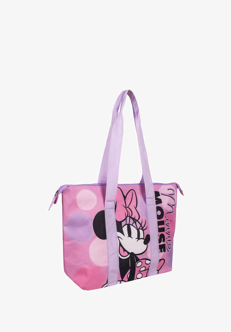 Bolsa tote rosa con un gráfico de Minnie Mouse, con asas color lila y cierre de cremallera. La superficie presenta patrones circulares en diferentes tonalidades.
